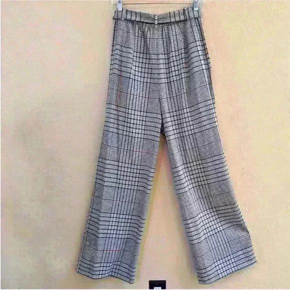 Forever 21 Plaid Belted Wide Leg Pant Size
Large EUC! - Picture 3 of 6